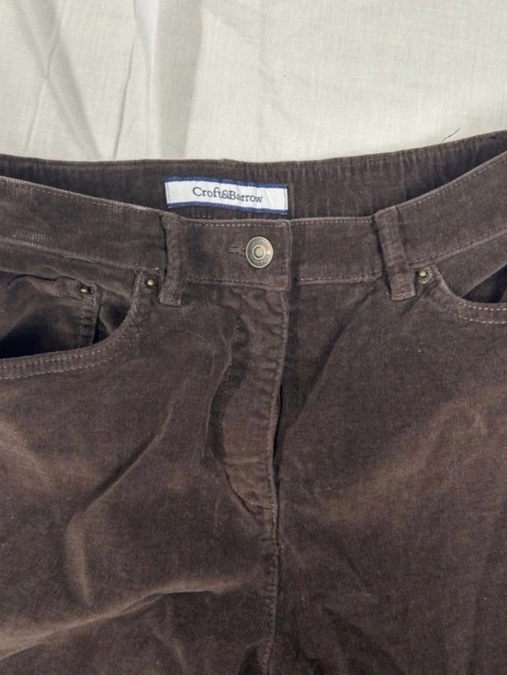 2 Pairs Of Women’s Croft & Barrow Corduroy Pants Black Brown Size 8 - Picture 6 of 7